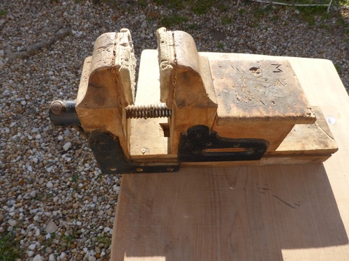 Ancien outil etau établi bois - etau,