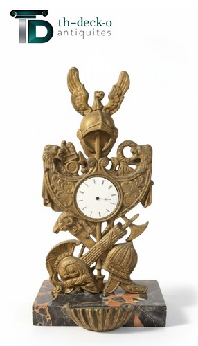 Porte montre bronze attributs - montre,