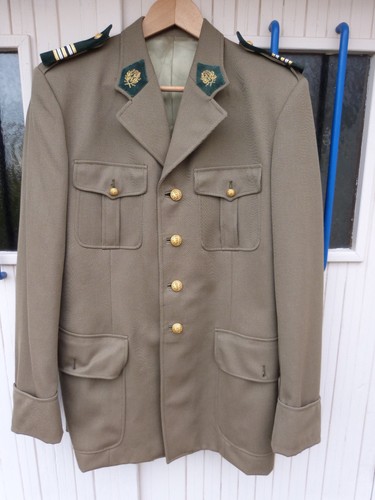 Tenue militaire uniforme un - tenue, militaire,uniforme