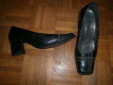 ESCARPINS EN CUIR NOIRS COUTURES BEIGE POINTURE 39 1/2 MARQUE SWEET DE PINDIERE 