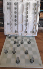 jeu d échecs verre transparent et verre dépoli 32 pièces plateau 35,5 x 35,5 cm