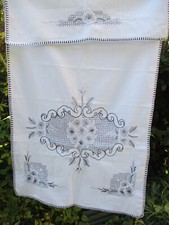 Cache torchon coton brodé