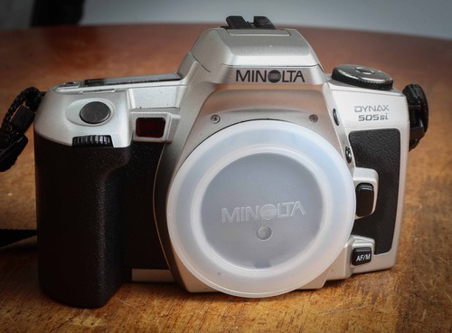 Minolta dynax 505si - minolta,