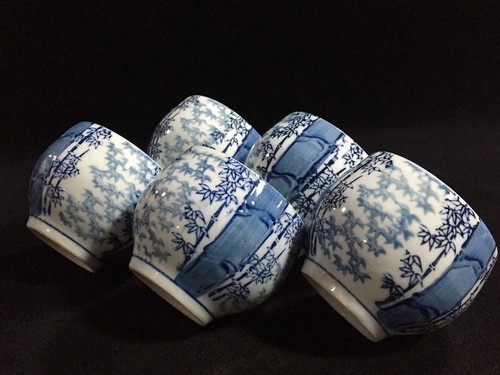Q0082 ensemble tasses à - 5,