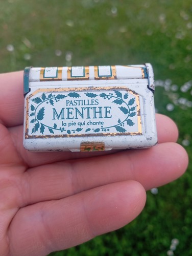 Vintage petite boite métal - boite,