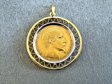 Pendentif ancien en or massif