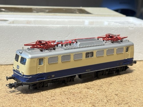 Liliput 110032 locomotive - liliput,
