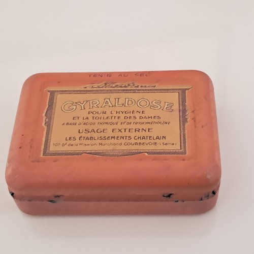 Ancienne boîte métallique - ancienne,