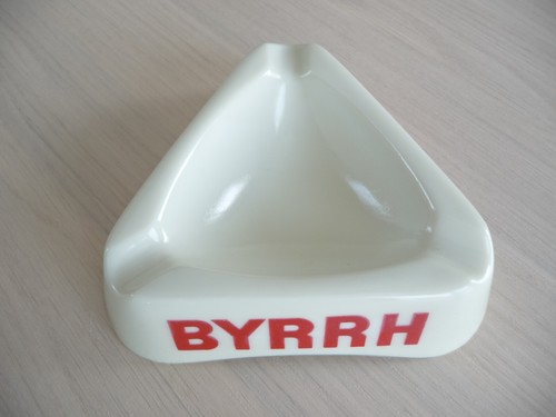 Ancien cendrier triangulaire