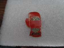 pins sport boxe gant Mike Tyson