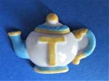 FEVE PERSO MAUDUIT 1998 SERVICE BLEU ET JAUNE THEIERE LETTRE T