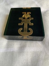 Presse Papier reproduction Pendentif Colombien dans résine