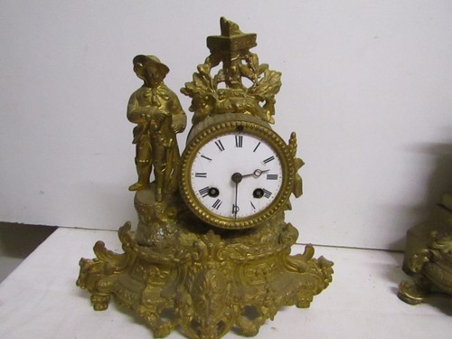 Ancienne pendule horloge - ancienne, en