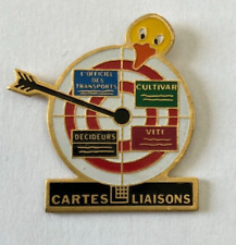 24 - Pin's PRESSE CANARD CARTES LIAISONS - CIBLE FLECHE TIR A L'ARC