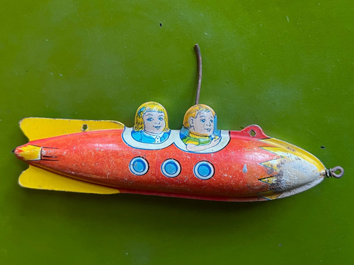 Old 1940s tin toy - ,,