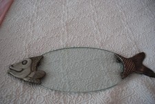 Plat de service poisson argenté et verre
