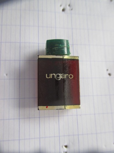 Pin ungaro parfum flacon - pin's,