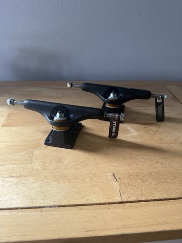 Independent trucks stage - trucks,