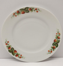 -ASSIETTE PORCELAINE LYS ROYAL Limoges décor de FRAISES sur l'Aile déco   D