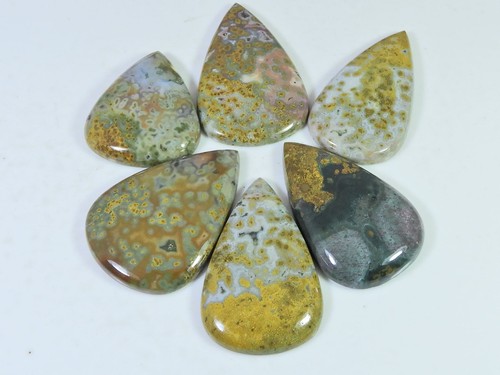 200cts lot 6 pierres - 200cts.,
