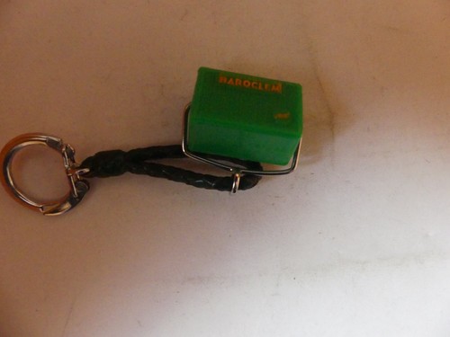 Porte clé figurine batterie - porte,