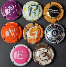 Lot 8 CAPSULES générique LETTRE ALPHABET Divers - PLAQUE DE MUSELET CHAMPAGNE