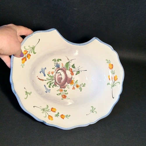 Plat barbe en faience - à,