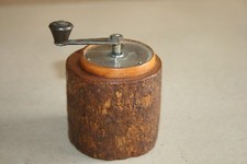 Moulin à poivre ancien en