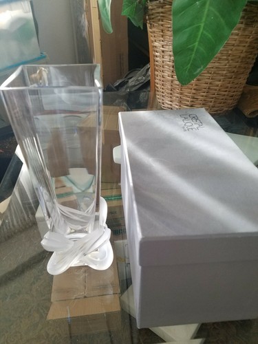 Lalique lucca vase with box - with,