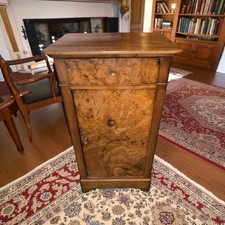 ANCIEN CHEVET UNE PORTE ET UN TIROIR POIGNEE ENFORME DE MAIN TAILLE 40 X 31 HAUT