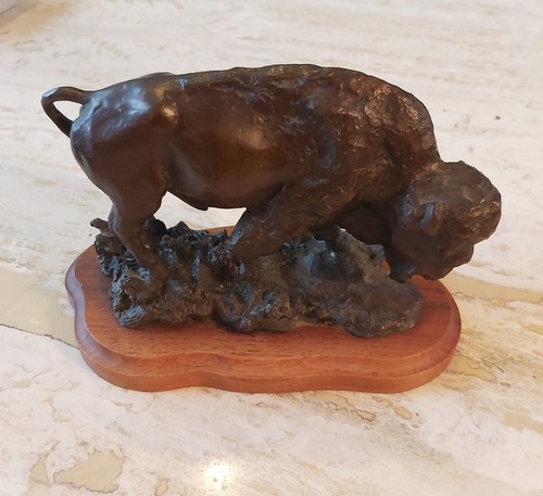 Sculpture bronze bison daro - sculpture,