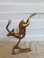 Statue gazelle ou antilope bondissante  en laiton