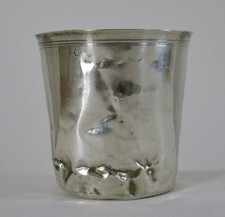 TIMBALE en ARGENT, timbale en argent, abimée, très abimée, 57 gr, poinçon .