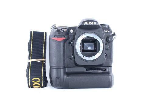 Nikon d200 camera body - nikon,