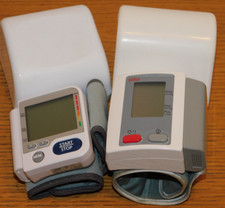 LOT 2 Tensiometre MEDICAL à PILES braun DITTMANN HEALTH LCD BMH 401 tension BRAS