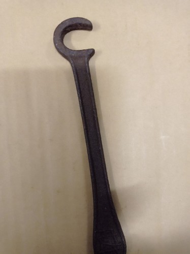 Ancienne grande clé plate - , à
