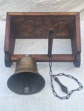 Ancienne cloche en bronze avec