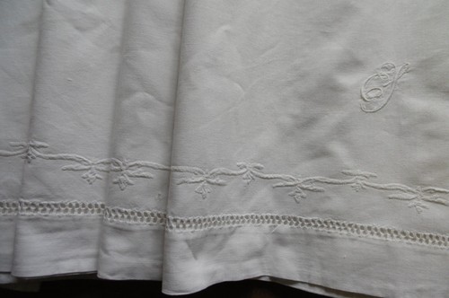 Drap rétro avec monogramme - , et