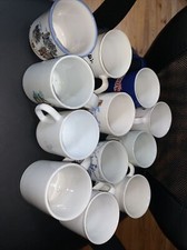 Lot de 12 mugs. Villes et pays d’europe et autres