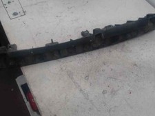 Support central pare-choc