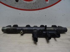 Rampe injection PEUGEOT 406 COUPE 1570A0