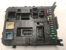 BOITIER FUSIBLES INTERIEUR Citroën C5 III Berline (RD) 2010 9807028580