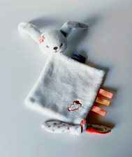 Doudou Plat Mia Lapin Blanc