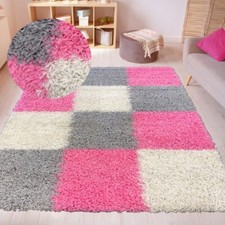 Tapis shaggy moderne à poils longs design carreaux rose gris crème