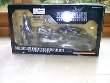 Cloud et Fenrir Final Fantasy 7 Play Arts Kai