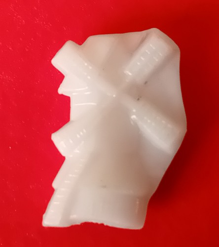 Feve ancienne plastique un - ancienne,
