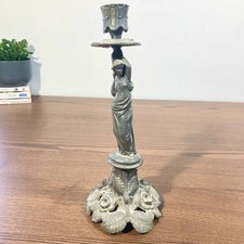 Bougeoir ancien femme drapée en régule – Style néo-classique XIXe – Décor roses