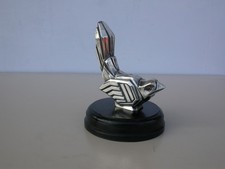 Oiseau art deco signée H