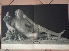 LE LOUVRE-SCULPTURE
