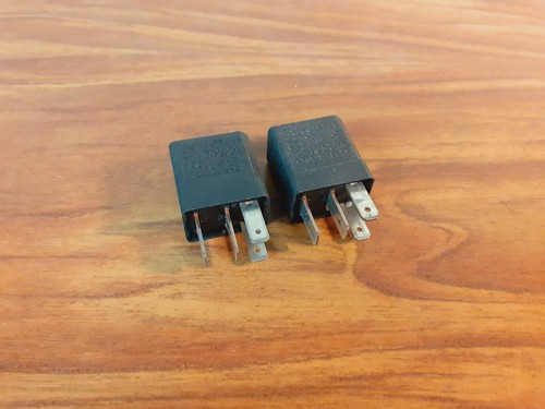 Lot relais 20a gm - 2, /